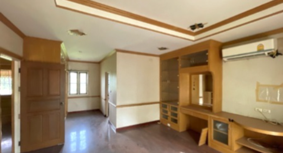 For sale 4 ベッドルーム house in Nong Khaem, Bangkok