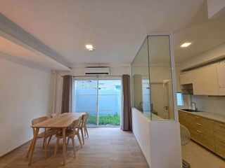 Reihenhaus zur Miete mit 3 Zimmer in Prawet, Bangkok