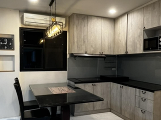 For rent 5 bedrooms townhouse in Saphan Sung, Bangkok