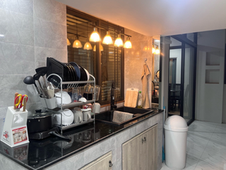 For rent 5 bedrooms townhouse in Saphan Sung, Bangkok
