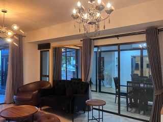 For rent 5 bedrooms townhouse in Saphan Sung, Bangkok