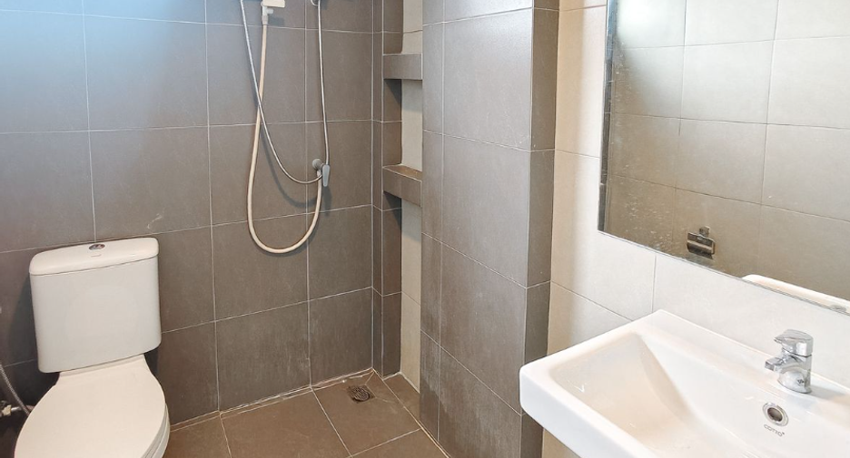For sale 2 bedrooms townhouse in Bang Phli, Samut Prakan