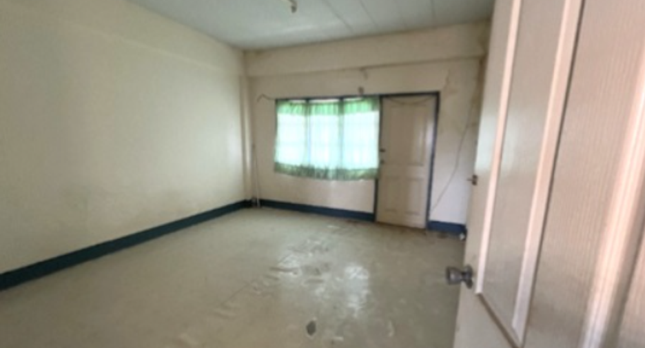 For sale 1 bed retail Space in Klaeng, Rayong