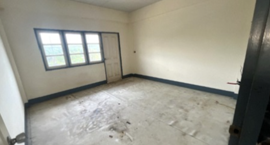 For sale 1 bed retail Space in Klaeng, Rayong