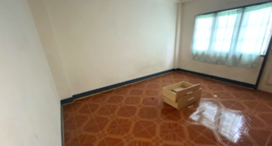 For sale 1 bed retail Space in Klaeng, Rayong