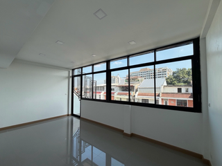 For rent 7 bedrooms townhouse in Bang Na, Bangkok