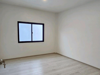 For sale 2 bedrooms townhouse in Mueang Suphanburi, Suphan Buri