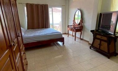 Haus zum Kauf mit 4 Zimmer in Bang Lamung, Chonburi