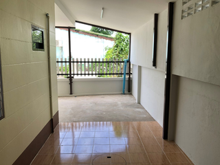 Casa adosada en venta de 2 habitaciones en Bang Lamung, Chonburi