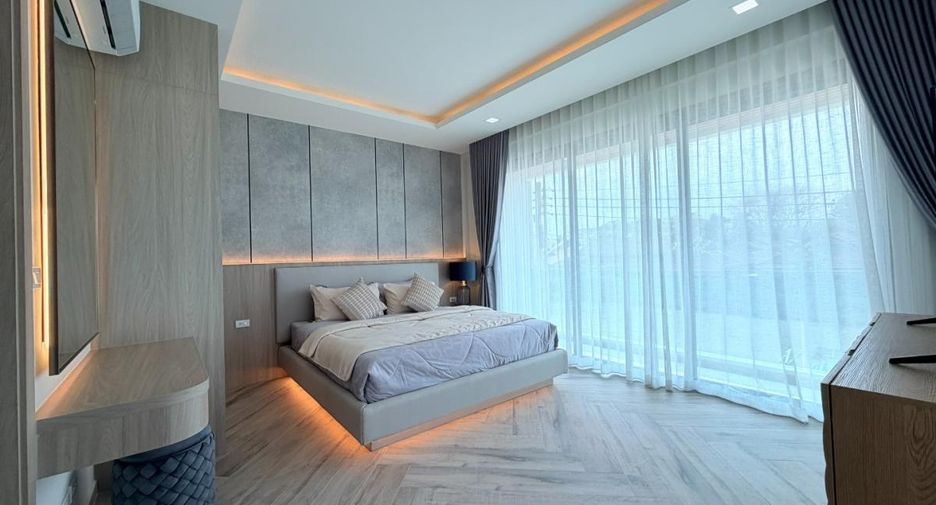 Casa en venta de 5 habitaciones en Bang Lamung, Chonburi