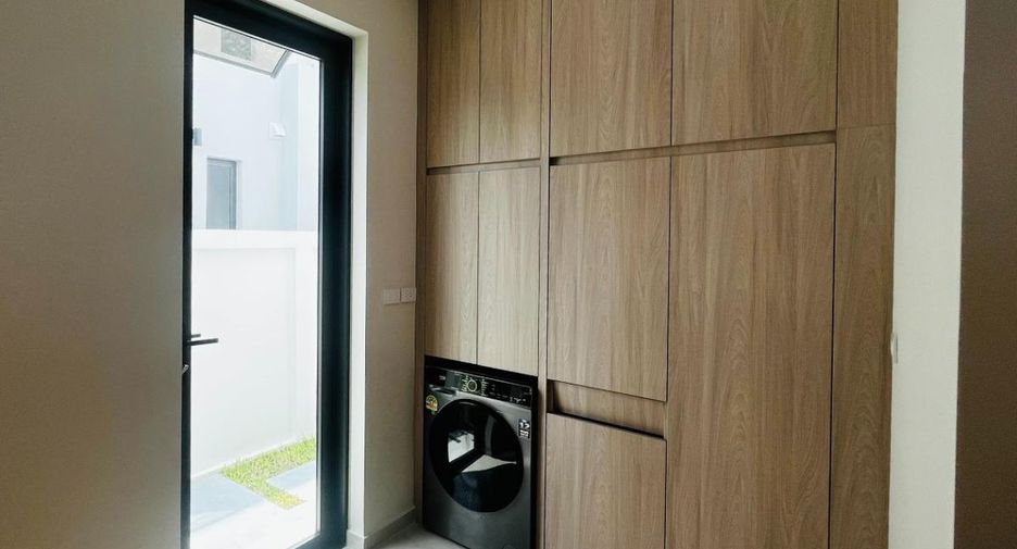 Casa en venta de 5 habitaciones en Bang Lamung, Chonburi