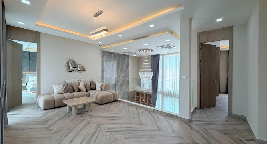 Casa en venta de 5 habitaciones en Bang Lamung, Chonburi