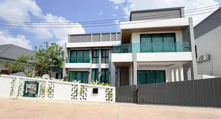 Casa en venta de 5 habitaciones en Bang Lamung, Chonburi