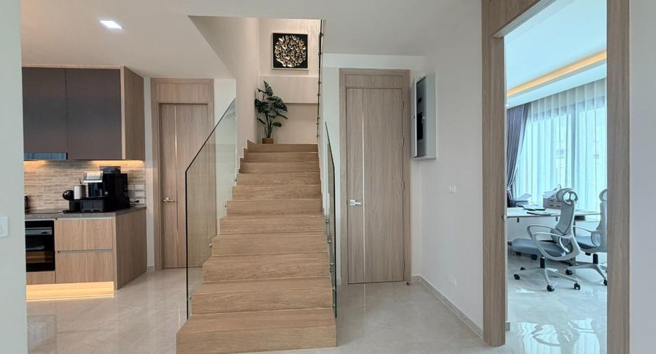 Casa en venta de 5 habitaciones en Bang Lamung, Chonburi