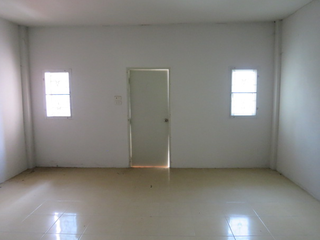 À vendre 1 chambre maison de ville à Pluak Daeng, Rayong