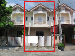 À vendre 1 chambre maison de ville à Pluak Daeng, Rayong