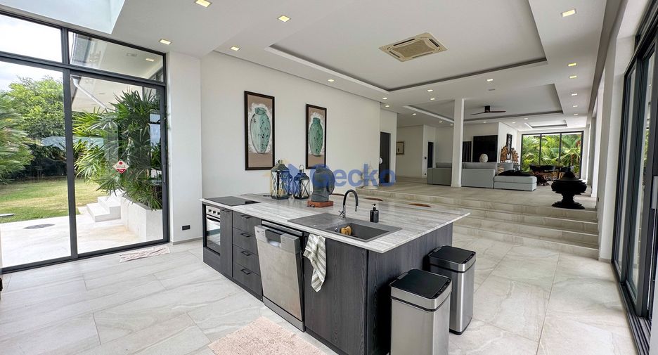 À vendre 5 chambres maison à Bang Lamung, Chonburi