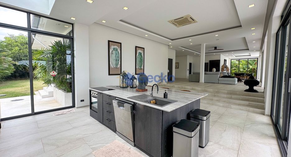 À vendre 5 chambres maison à Bang Lamung, Chonburi
