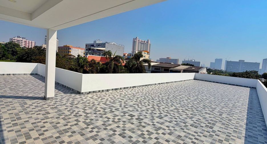 Haus zur Miete und zum Kauf mit 6 Zimmer in Bang Lamung, Chonburi