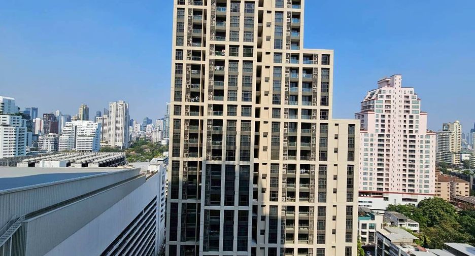 For rent 2 bedrooms condo in Khlong Toei, Bangkok