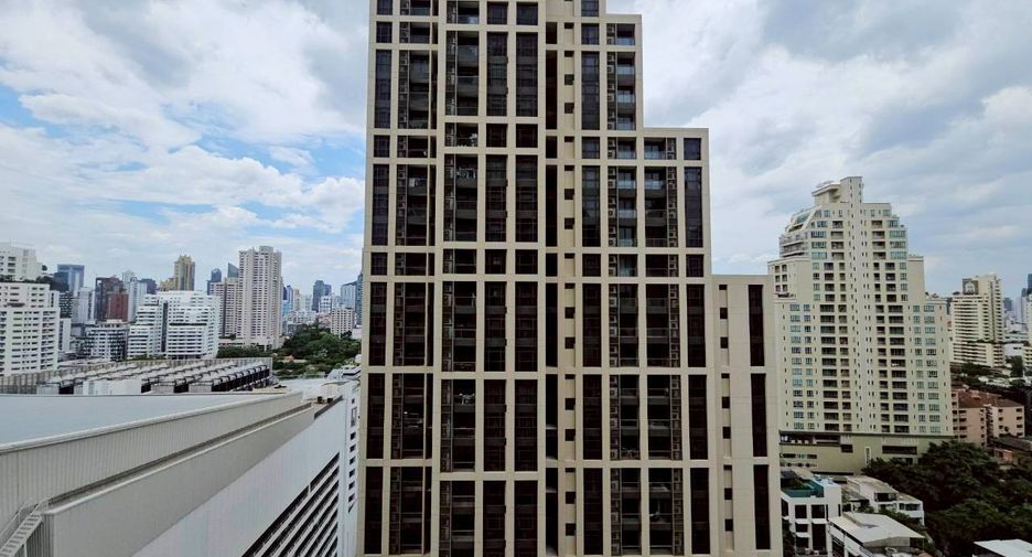 For rent 2 bedrooms condo in Khlong Toei, Bangkok