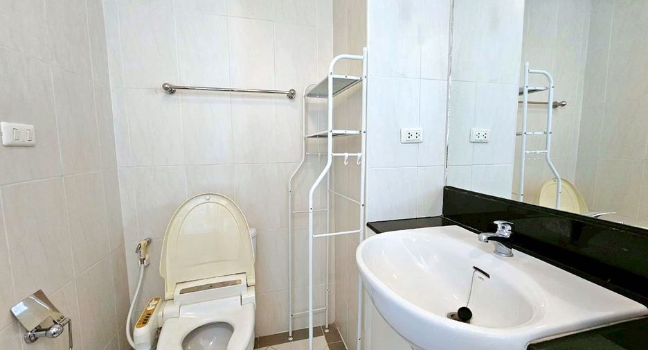 ให้เช่า 2 ห้องนอน คอนโด ใน วัฒนา, กรุงเทพฯ