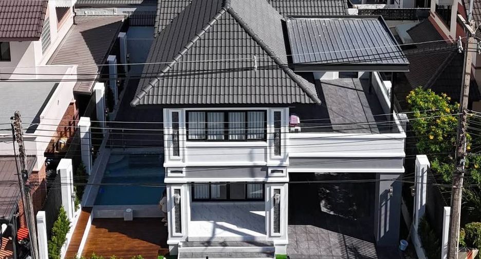 For sale 4 bedrooms house in Bang Lamung, Chonburi