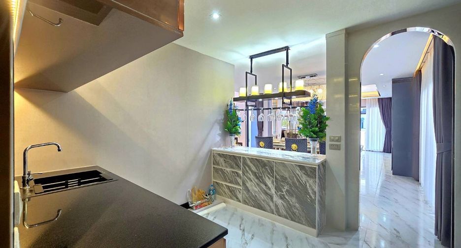 For sale 4 bedrooms house in Bang Lamung, Chonburi