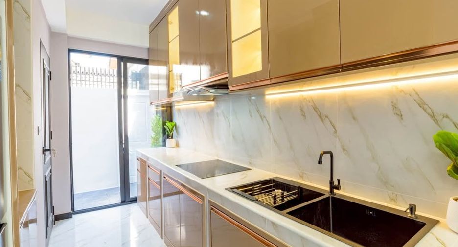For sale 4 bedrooms house in Bang Lamung, Chonburi