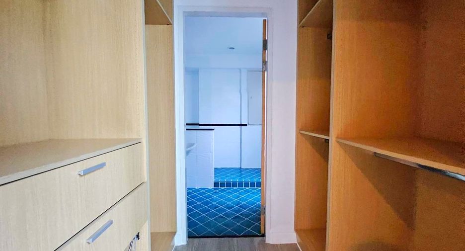 Wohnung zur Miete mit 4 Zimmer in Watthana, Bangkok