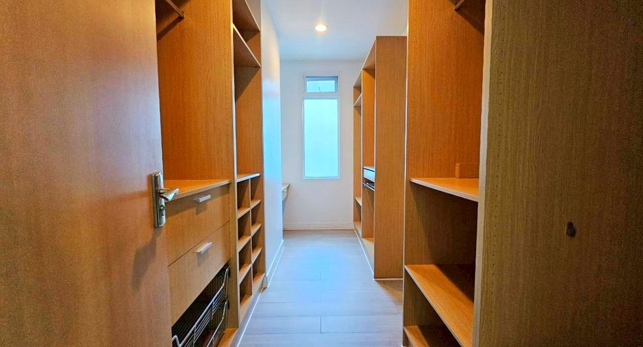 Wohnung zur Miete mit 4 Zimmer in Watthana, Bangkok