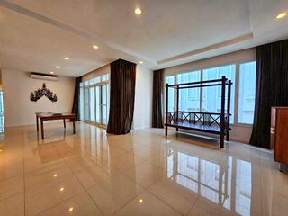 Wohnung zur Miete mit 4 Zimmer in Watthana, Bangkok