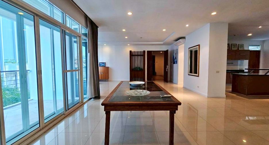 Wohnung zur Miete mit 4 Zimmer in Watthana, Bangkok
