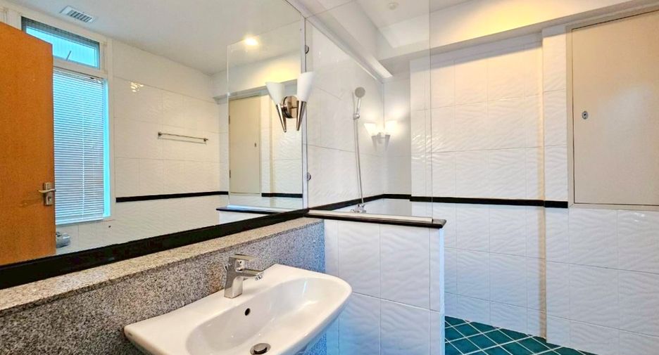 Wohnung zur Miete mit 4 Zimmer in Watthana, Bangkok