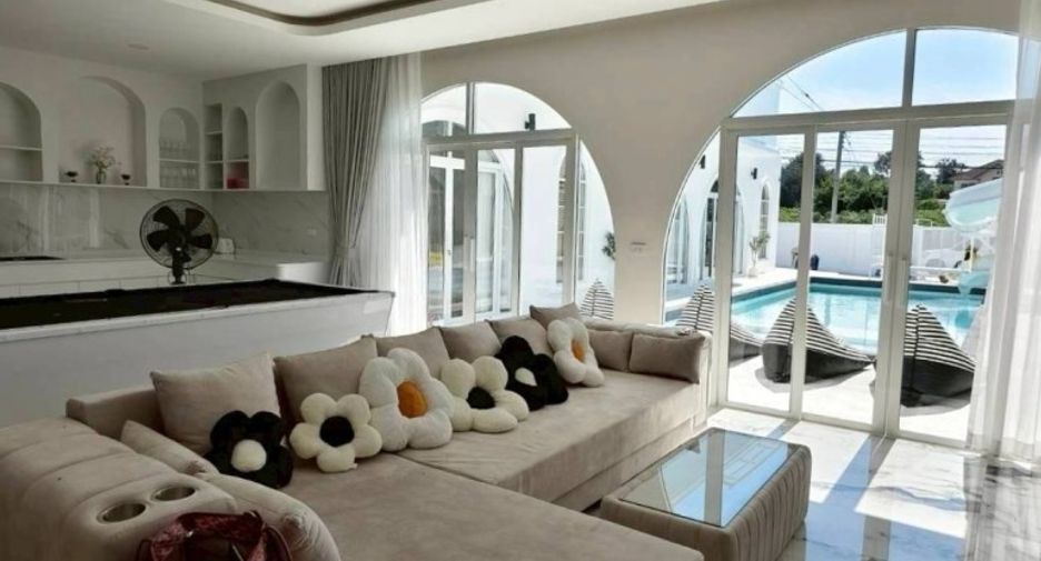 Casa en venta de 5 habitaciones en Bang Lamung, Chonburi