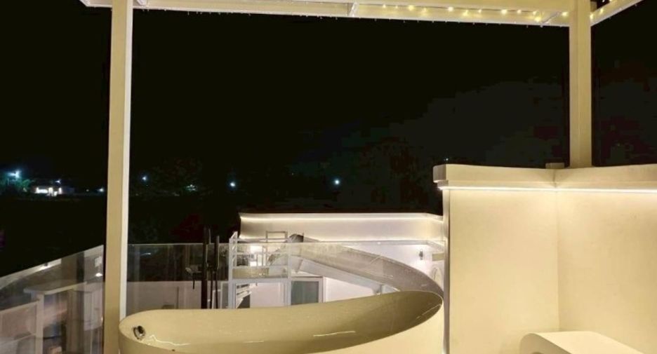 Casa en venta de 5 habitaciones en Bang Lamung, Chonburi