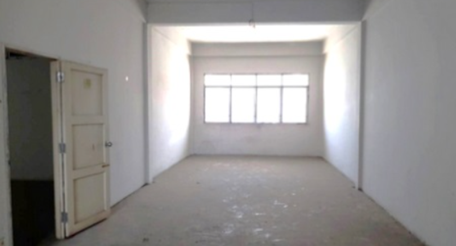 À vendre 1 chambre local commercial à Sattahip, Chonburi