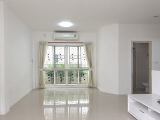 For sale 3 bedrooms townhouse in Lat Lum Kaeo, Pathum Thani