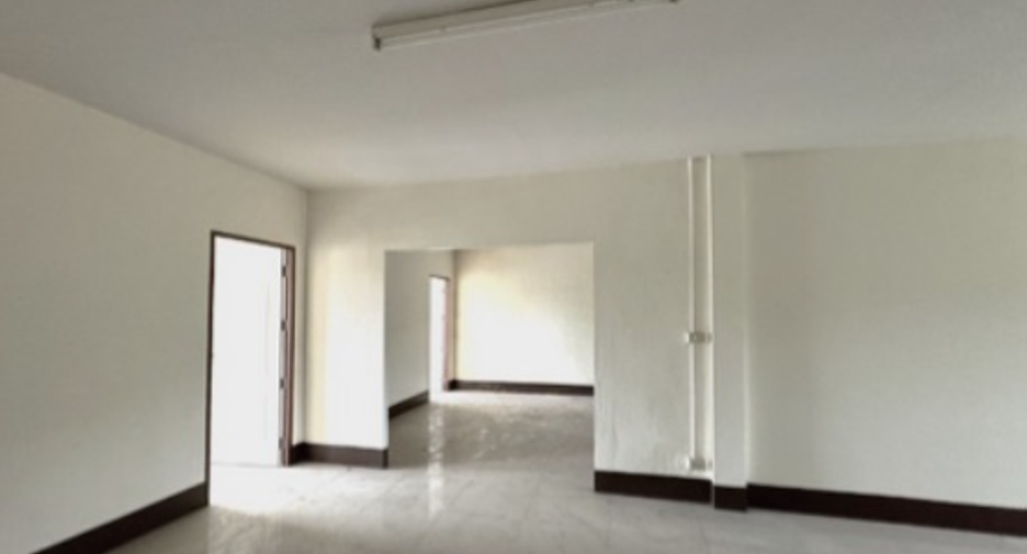 Продажа 4 спальни торговое помещение в Pluak Daeng, Районг