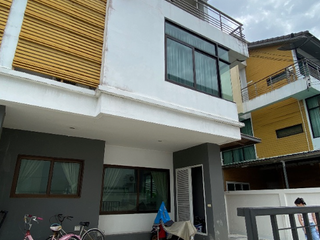 À louer 3 chambres maison de ville à Bang Bua Thong, Nonthaburi