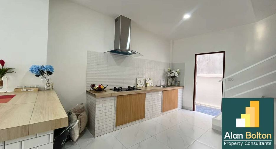 Casa adosada en venta de 2 habitaciones en East Pattaya, Pattaya