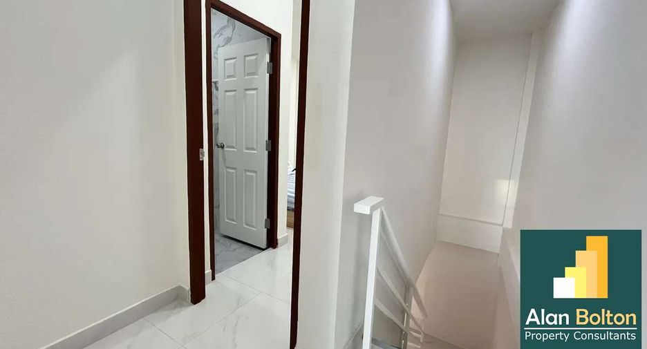 Casa adosada en venta de 2 habitaciones en East Pattaya, Pattaya