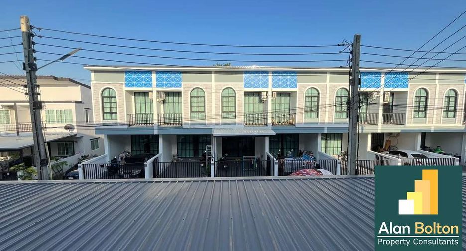 Casa adosada en venta de 2 habitaciones en East Pattaya, Pattaya