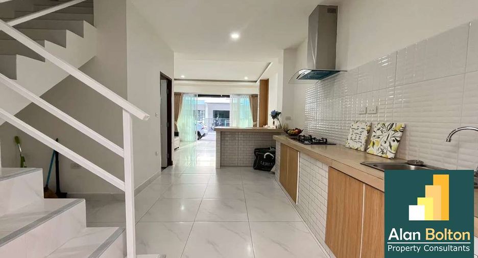Casa adosada en venta de 2 habitaciones en East Pattaya, Pattaya