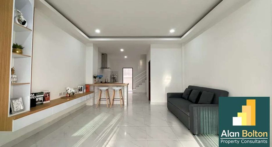 Casa adosada en venta de 2 habitaciones en East Pattaya, Pattaya