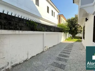 Casa adosada en venta de 3 habitaciones en Bang Lamung, Chonburi