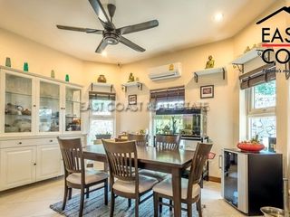 Haus zum Kauf mit 4 Zimmer in Bang Lamung, Chonburi
