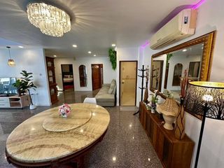 Haus zur Miete mit 5 Zimmer in Bang Lamung, Chonburi