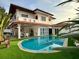 Haus zur Miete mit 5 Zimmer in Bang Lamung, Chonburi