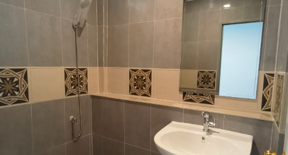 Casa adosada en venta de 3 habitaciones en Bang Bua Thong, Nonthaburi